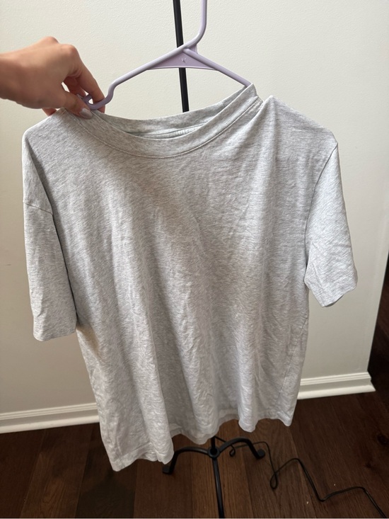 Abercrombie & Fitch Tops - Abercrombie & Fitch Heather Gray Short Sleeve Crew Tee